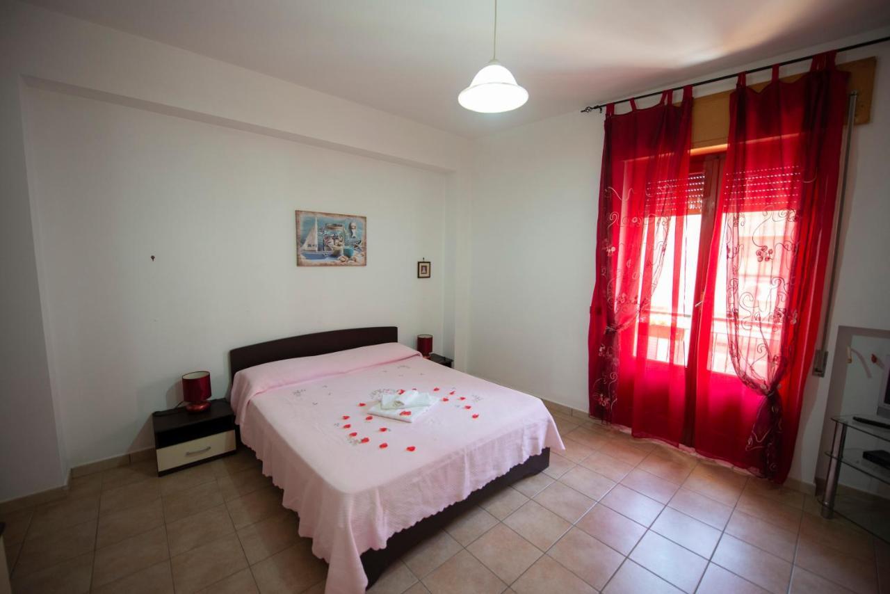 Olimpo Appartament'S Apartamento Parghelia Exterior foto